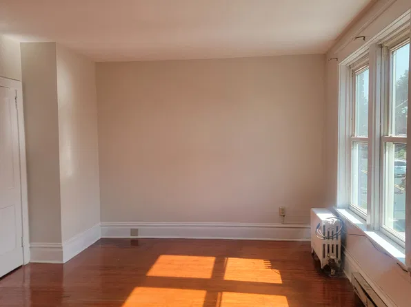 2136 Market St APT D, Camp Hill, PA 17011