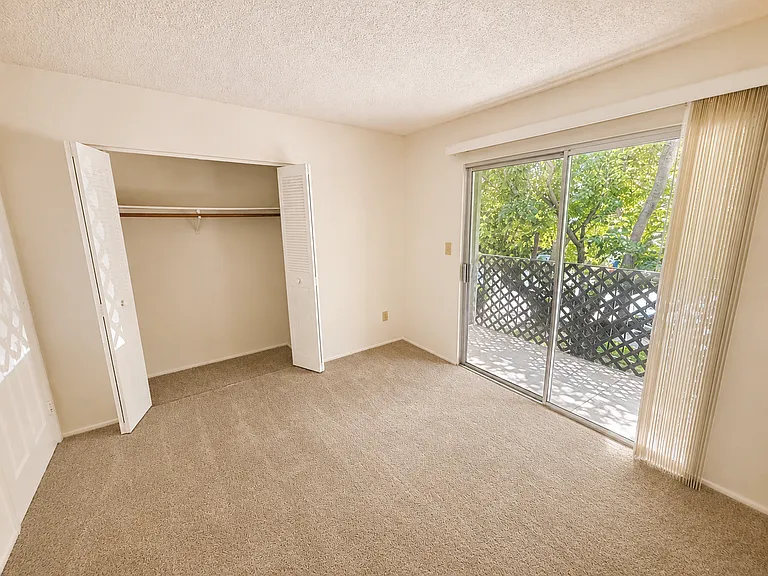 Northridge Terrace Apartments at 4900-4948 Stamas Lane, Fair Oaks California — Photo 10
