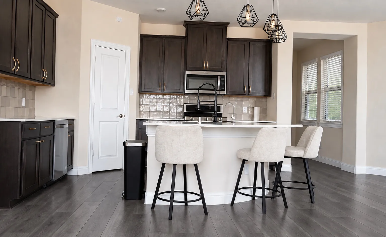 4 bed, 2.5 bath, 2393 sqft, $2,850 — Photo 2