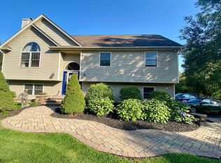 514 Midland Lake Rd, Middletown, NY 10941