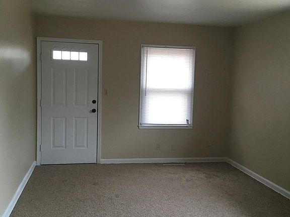 Living Room with new carpet and paint 