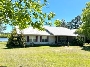 619 Pat Dixon Rd, Hazlehurst, GA 31539