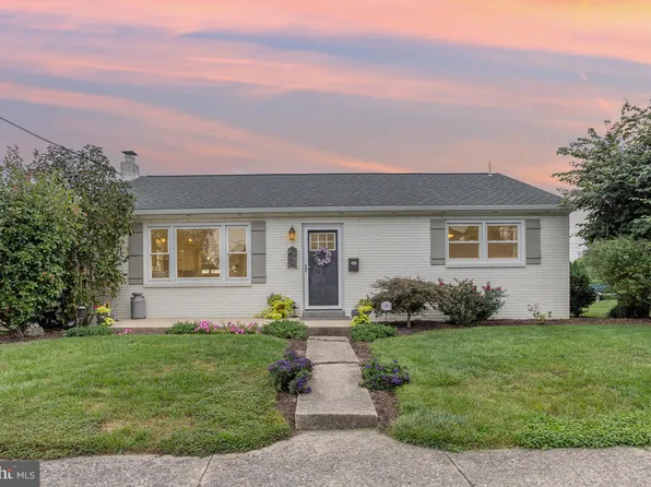 129 Forney Dr, Lititz, PA 17543