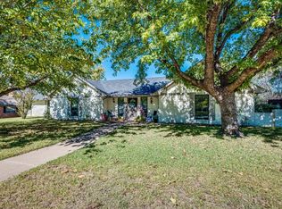 410 Stiles Dr, Midlothian, TX 76065