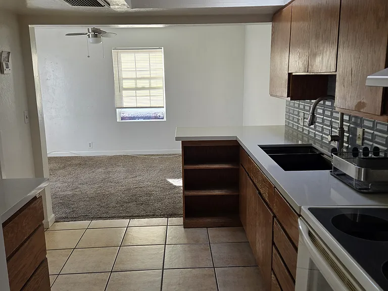 15 E 2nd Ave #2 — Photo 1