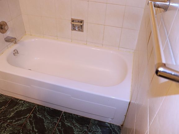 5th image of 5 E Carriageway Dr APT 114