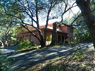 1st image of 211 Lark Ln