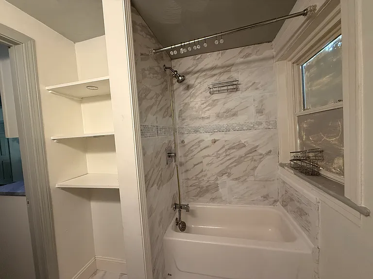 384 Juniper St #1 — Photo 4