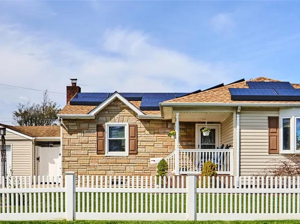 137 Neptune Avenue, West Babylon, NY 11704