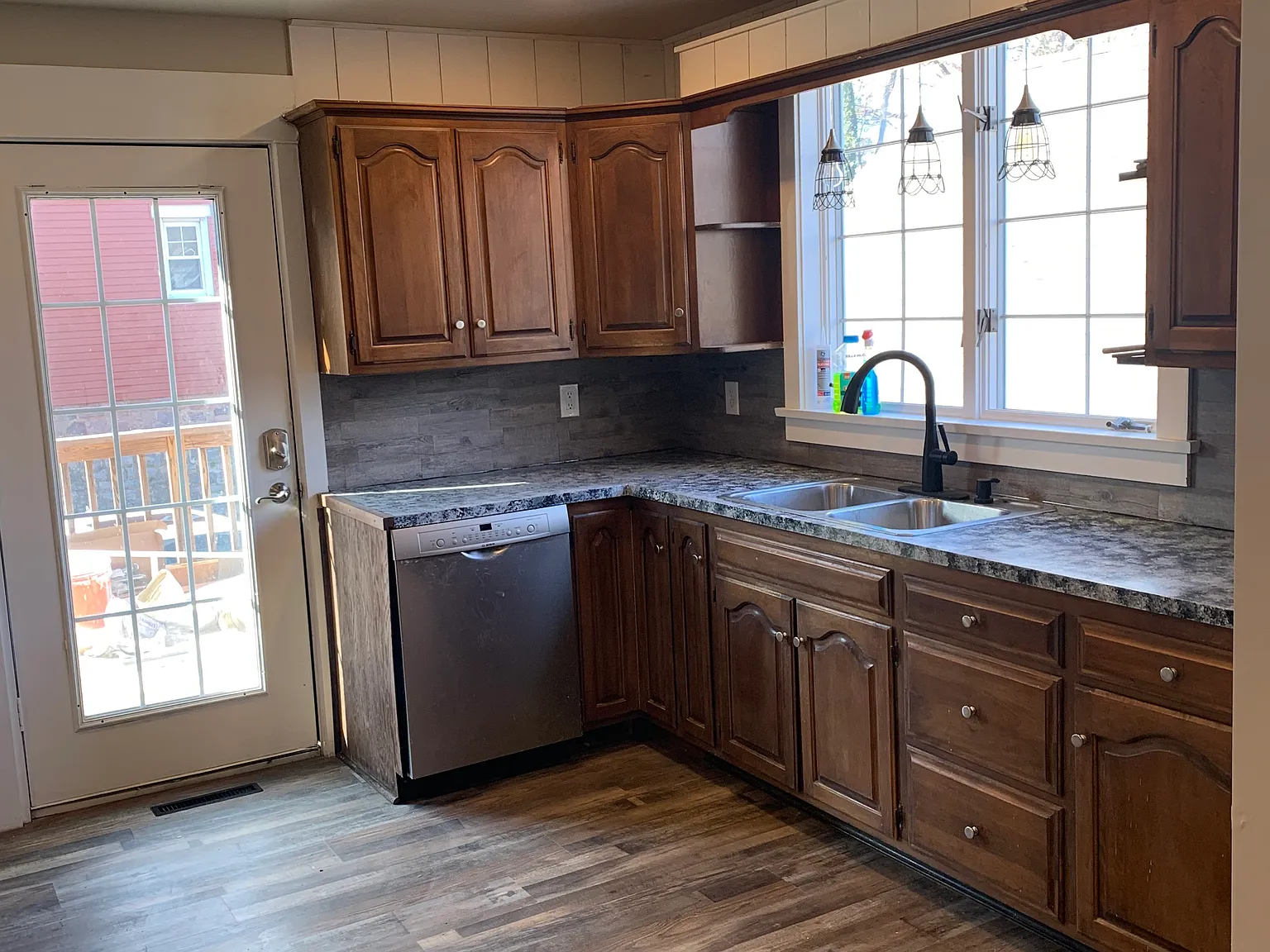 4 bed, 1940 sqft, $2,750 — Photo 2