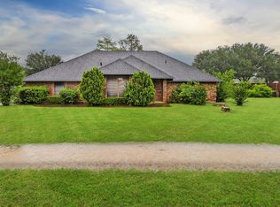 813 Crystal Ln, Crowley, TX 76036