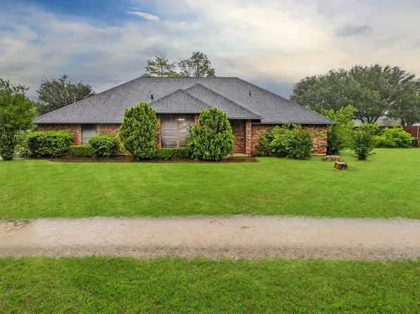 813 Crystal Ln, Crowley, TX 76036