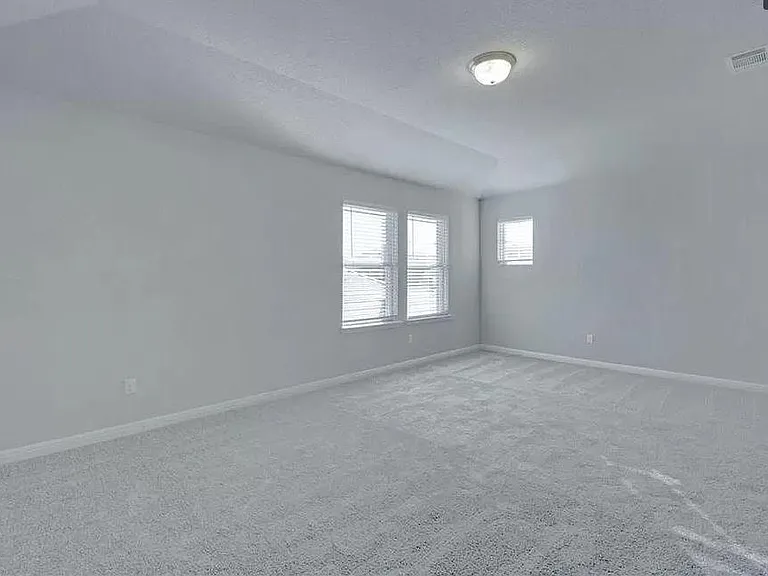 1605 Torre St — Photo 15