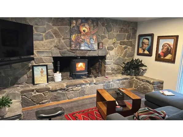 23706 E Trent Ave, Newman Lake, WA 99025