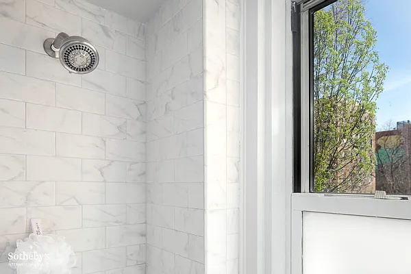 Sold by Sotheby's International Realty | media 9