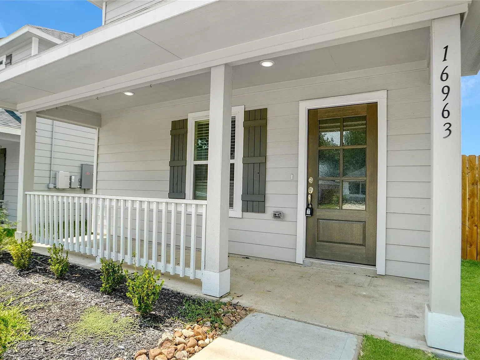 2 bed, 1.0 bath, 1000 sqft, $1,600 — Photo 4
