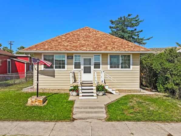 107 2nd St N, Cascade, MT 59421