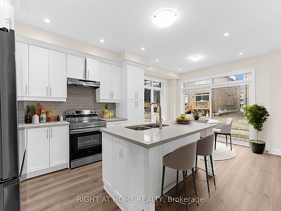 5th image of 33 Calypso Ave