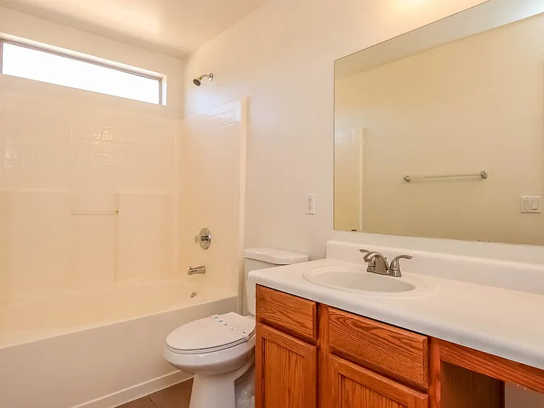 11026 E Delta Ave — Photo 9