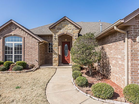 4th image of 2117 Hackberry Creek Ave