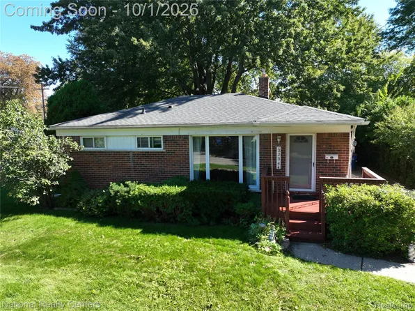 22344 Logue Ave, Warren, MI 48091