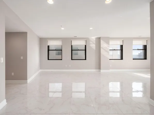 50 W Broad St APT 1909, Columbus, OH 43215