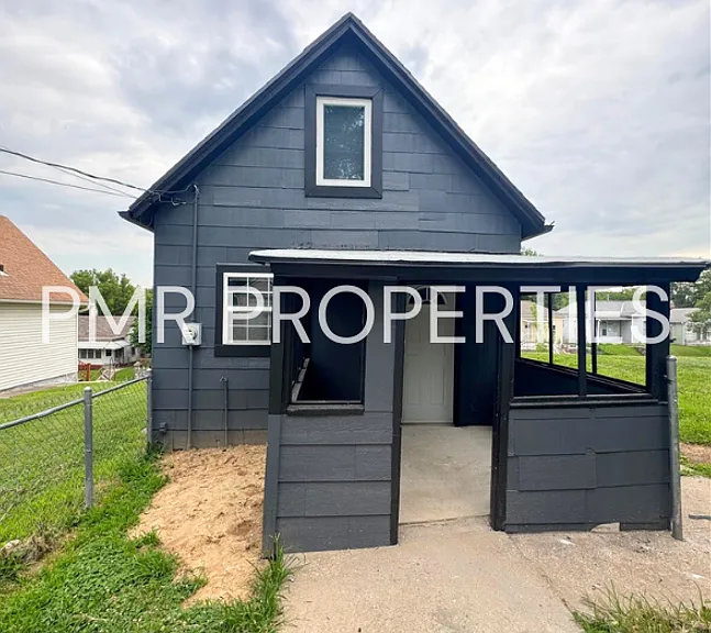 2714 Delaware St — Photo 1