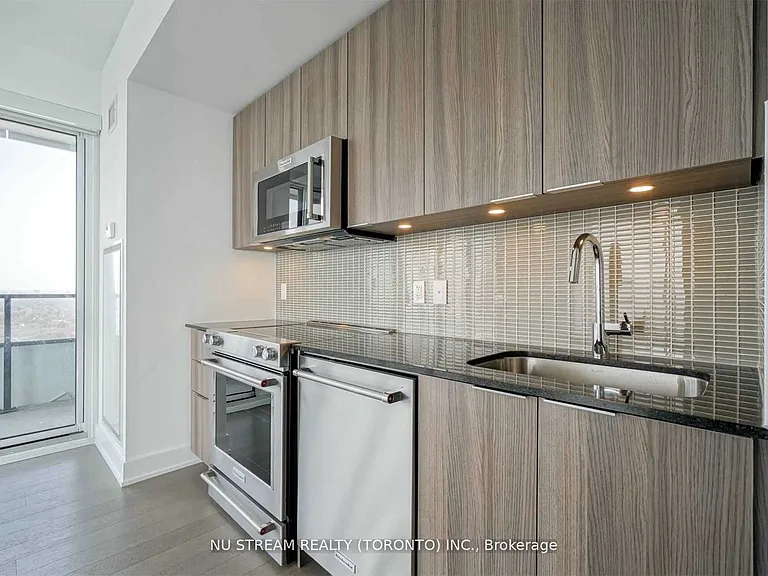 30 Shore Breeze Dr #3721 — Photo 8