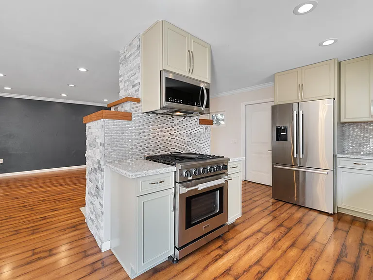 2525 Indianapolis Ave — Photo 9