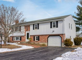 17 Oak Ridge Way, Shrewsbury, MA 01545