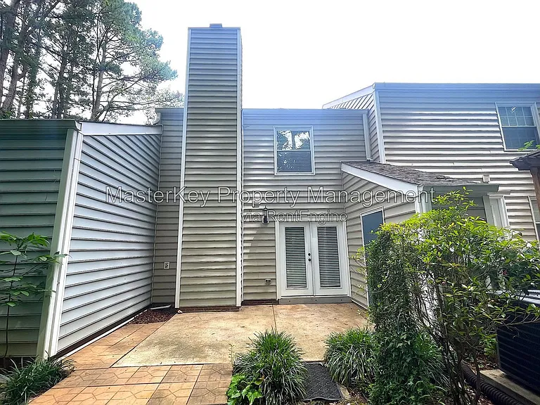 323 Riverwalk Cir — Photo 14