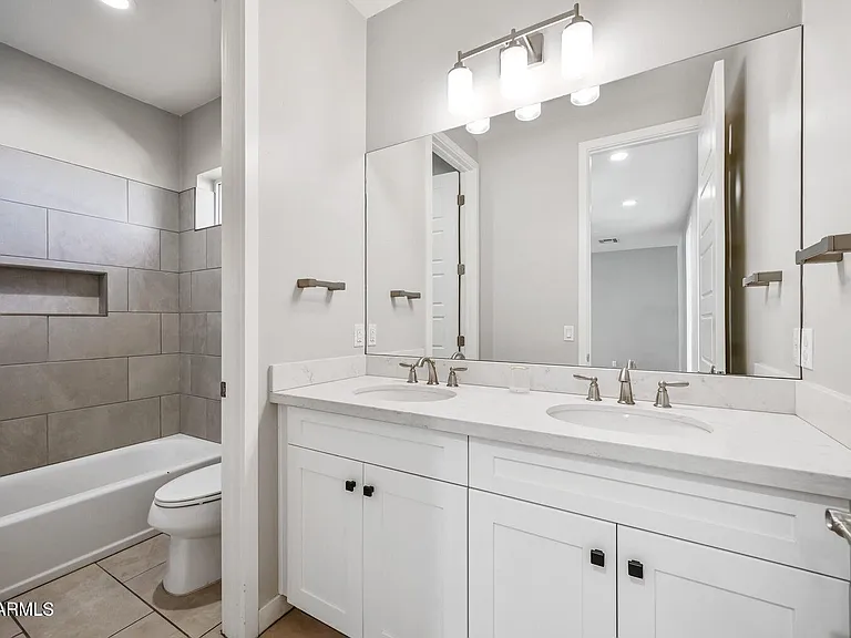 3030 N 38th St #122 — Photo 24