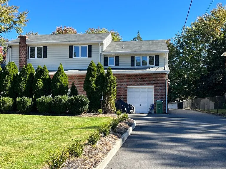 38 Hillsdale Rd — Photo 5