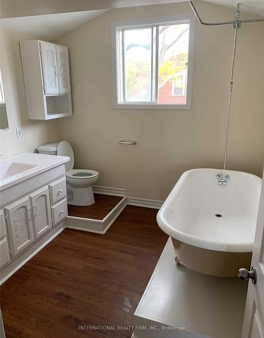 3 bed, $2,100 — Photo 4