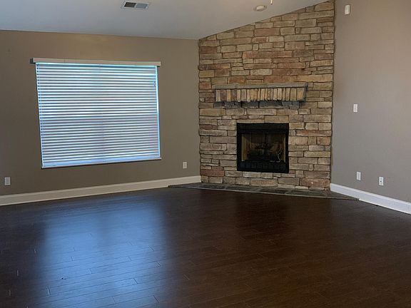 2nd image of 223 Leniz Dr