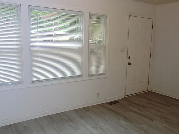 3rd image of 1036 N Fork Dr #A