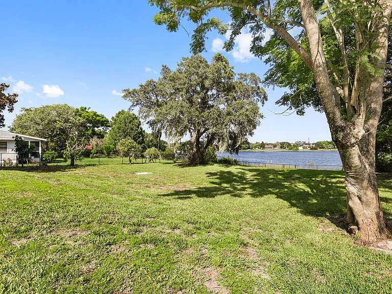 5554 Palm Lake Cir — Photo 77