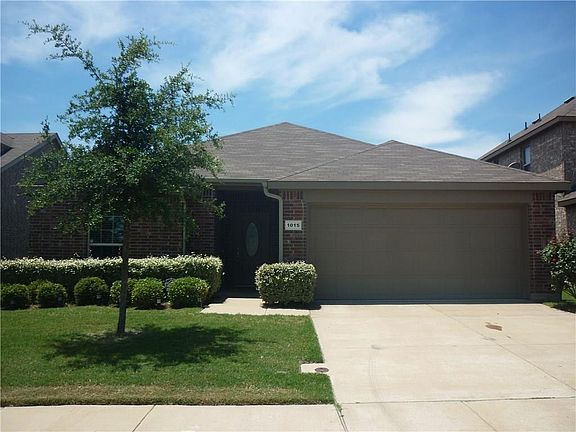 2nd image of 1015 Meadow Green Ct