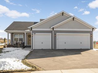 1515 Raymond Dr, Waconia, MN 55387