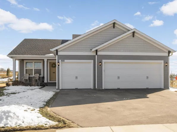 1515 Raymond Dr, Waconia, MN 55387