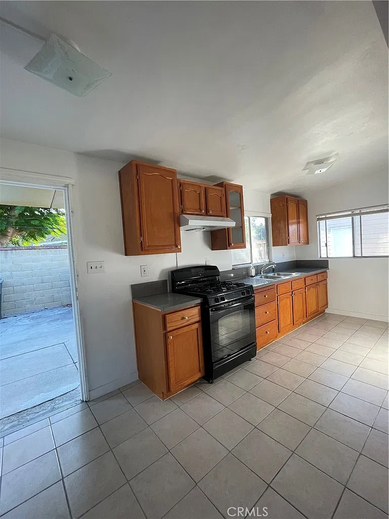 1 bed, 600 sqft, $1,800 — Photo 4