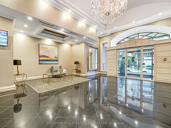 4th image of 7 Lorraine Dr #807