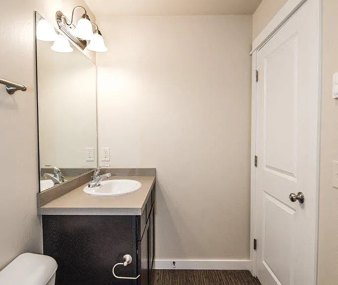 Madison Park — Photo 13