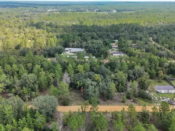 223 Shangri La St #5, Interlachen, FL 32148