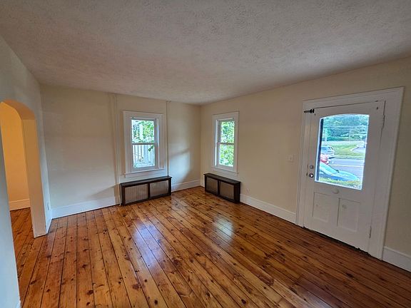 2nd image of 506 Main St
