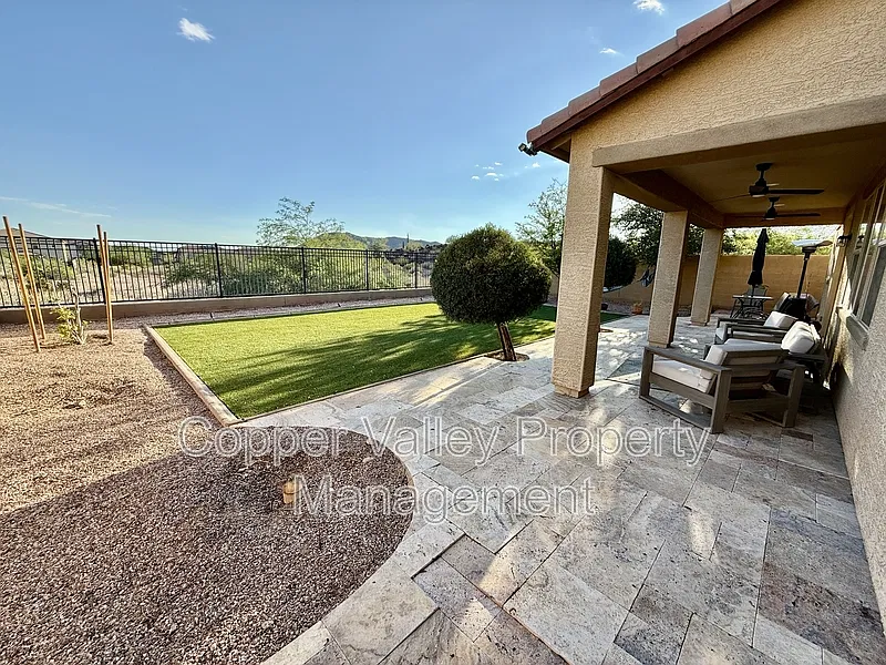 5 bed, 5.0 bath, 4320 sqft, $3,495 — Photo 2