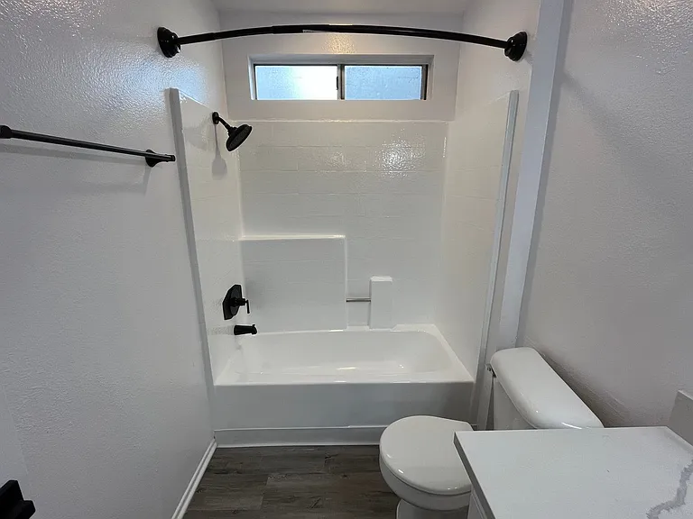 6651 Haskell Ave — Photo 17