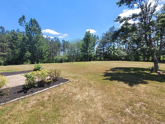 3rd image of 304 Gold Leaf Dr