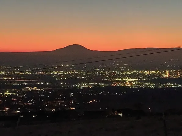Nka Roza Hill Dr, Yakima, WA 98901