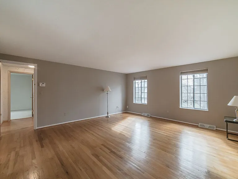 1587 Three Lakes Dr — Photo 10
